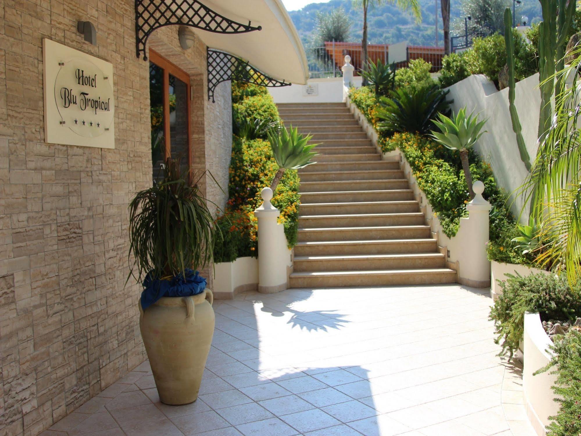 זמברונה Blu Tropical Resort מראה חיצוני תמונה