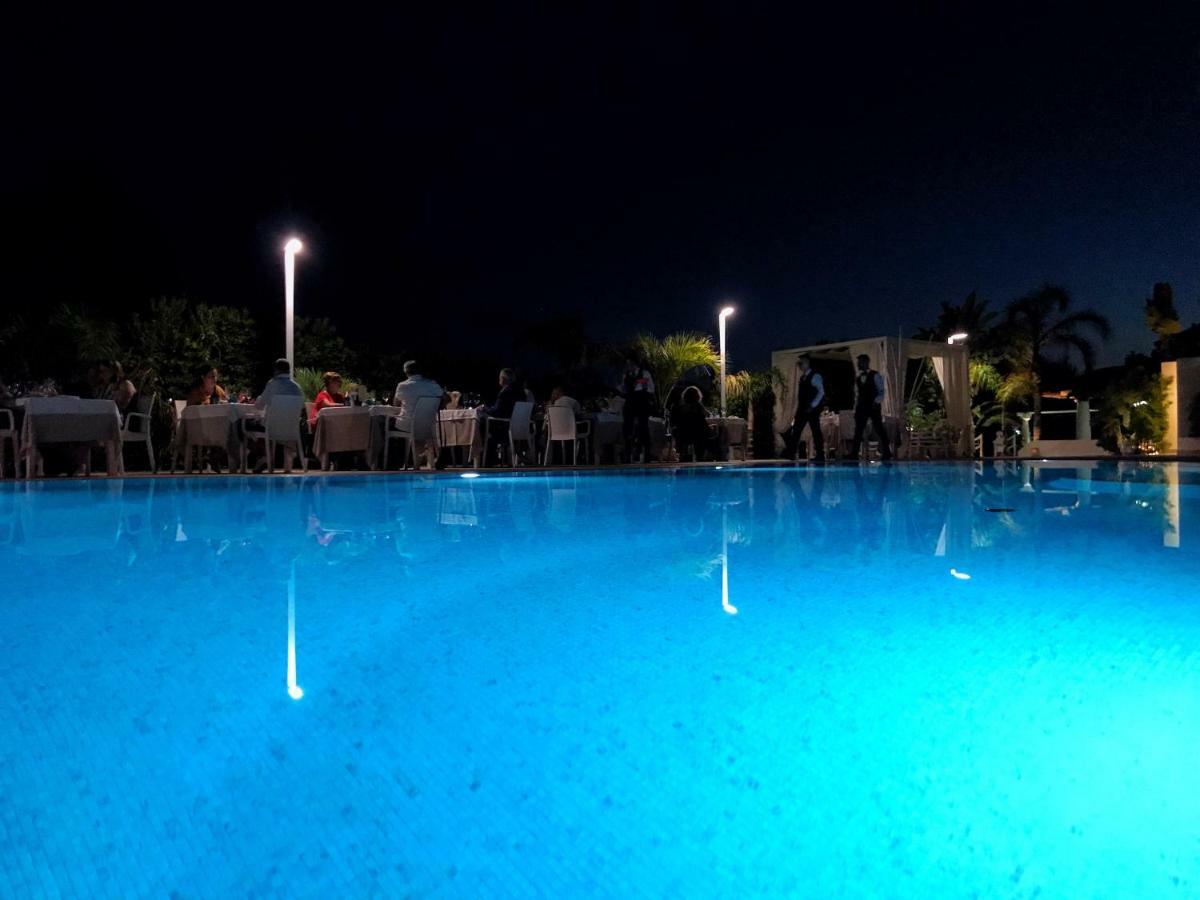 זמברונה Blu Tropical Resort מראה חיצוני תמונה